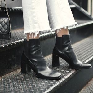 VIA SPIGA Women's Delaney Chelsea Boot Black Leather Block Heels Size 7.5 M